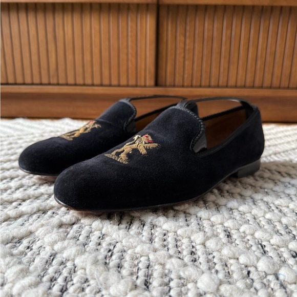 Tricker’s London Black Velvet Slippers Loafers Gold Lion Embroidery UK 8 US 9 - Picture 4 of 6